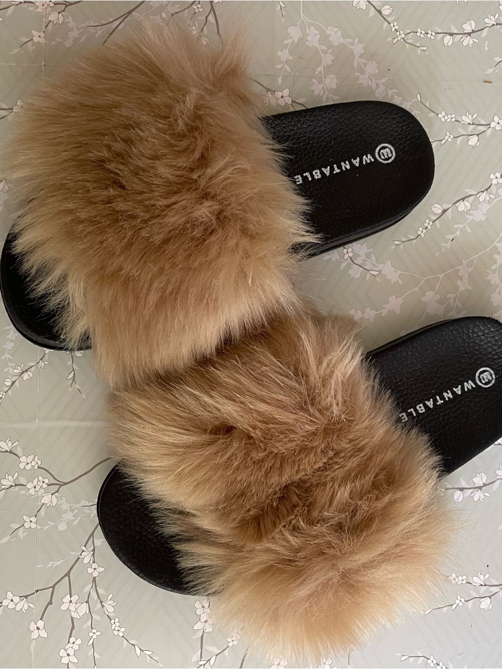 Wanrable Faux Fur Slide Sandals - Tan